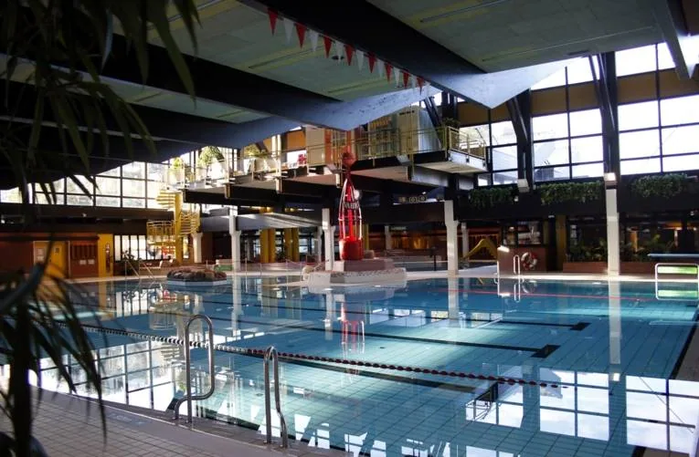 Vahrenwalder Bad - Sauna mit Tauchbecken und Eisbrunnen