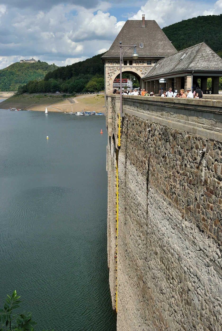 Neujahrsschwimmen Edersee in Edertal / Waldeck, Bild 3 von 3